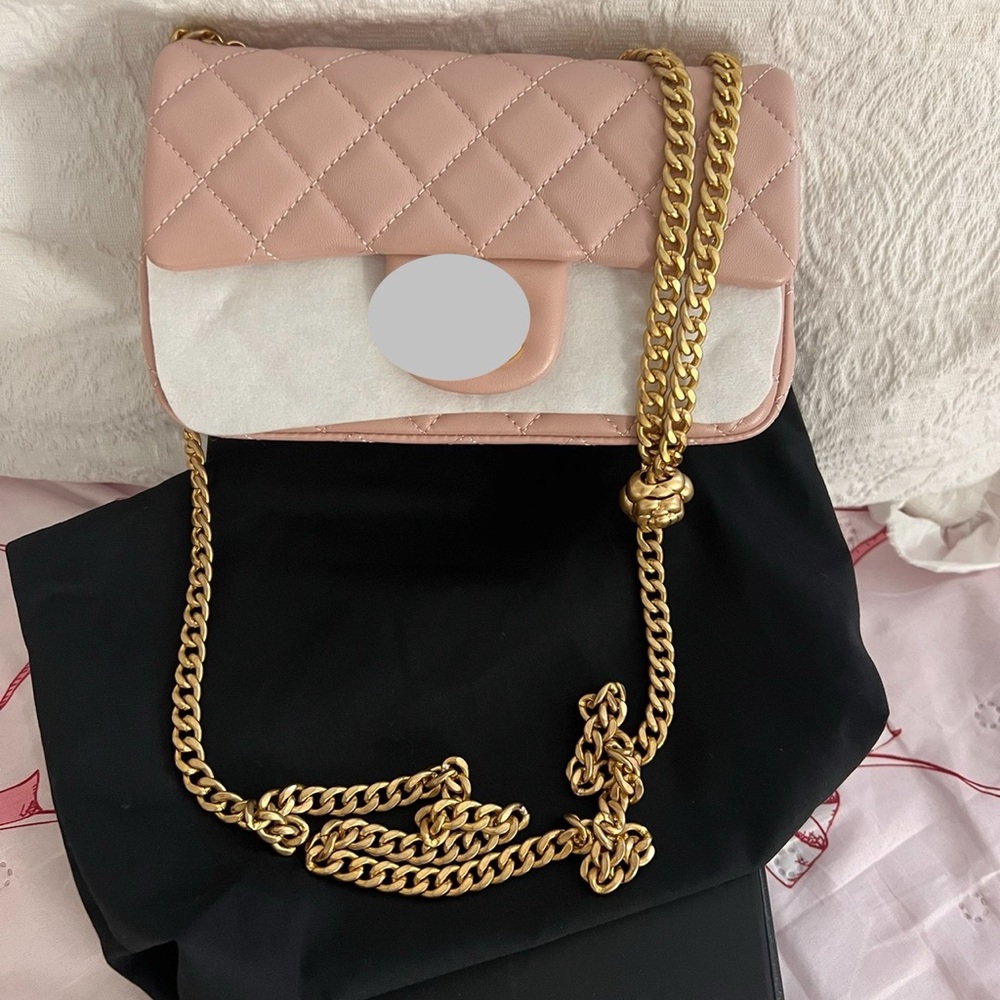 Quilted crossbody bag